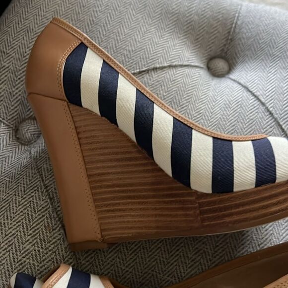 New Splendid Beverly Peep Toe Wedges in Navy & White - Picture 3 of 7